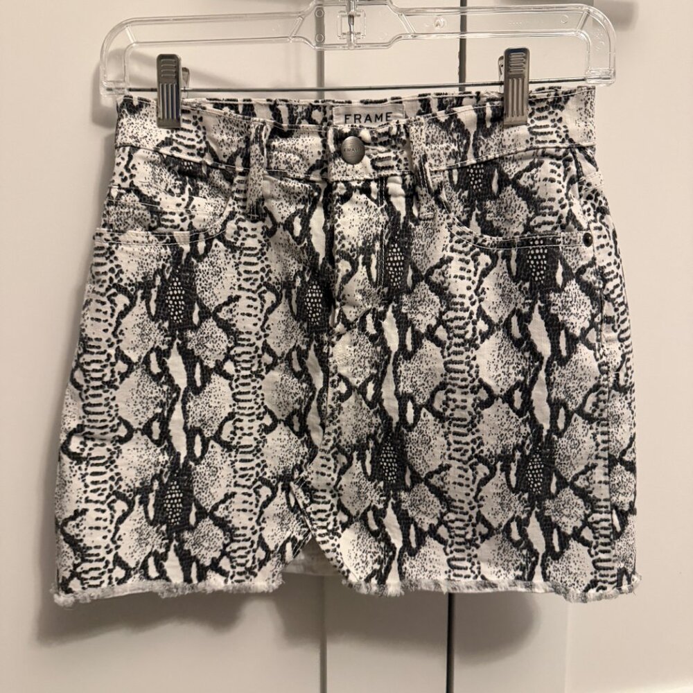 Frame Denim Black and White Snake Print Mini Skirt Size 23